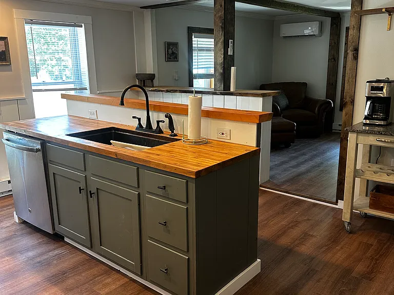 4 James Ave #2 — Photo 3