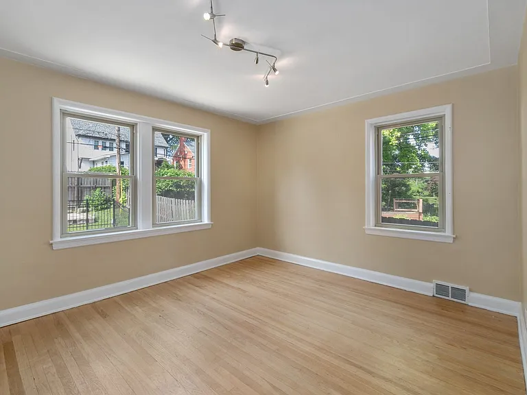 7943 Delmar Blvd — Photo 15