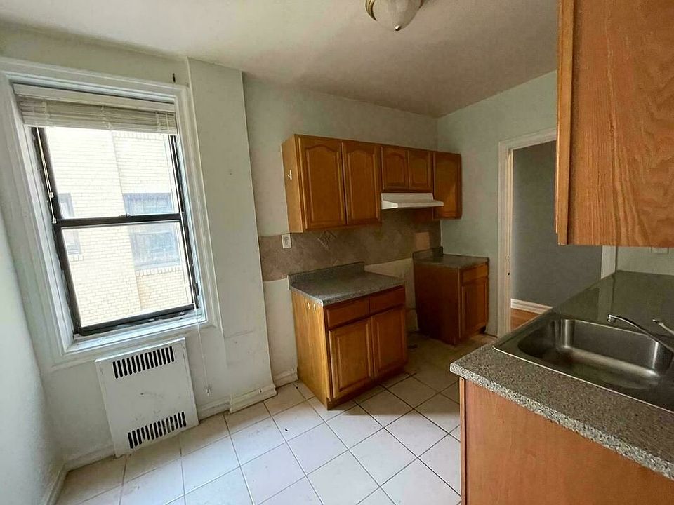 1st image of 45 Hawthorne St #Cc5