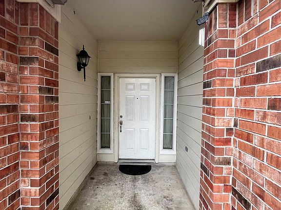 2nd image of 17148 Gleneagle Dr S