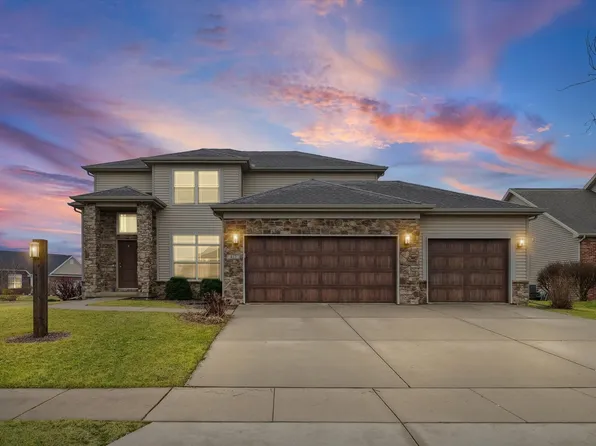 412 Potomac Ave, Savoy, IL 61874