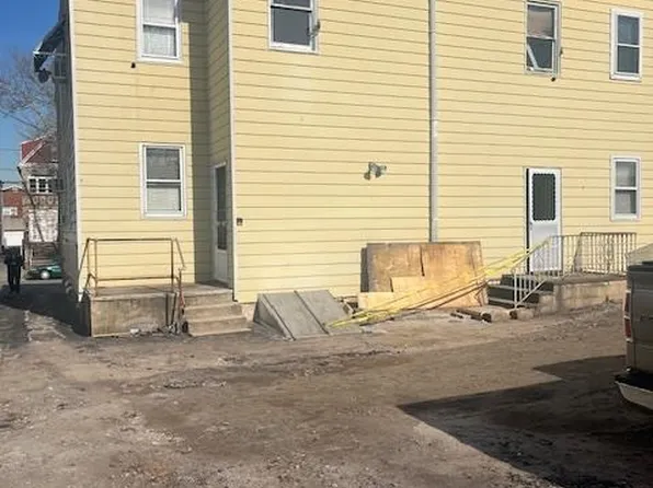 34-36 E 31st St, Bayonne, NJ 07002