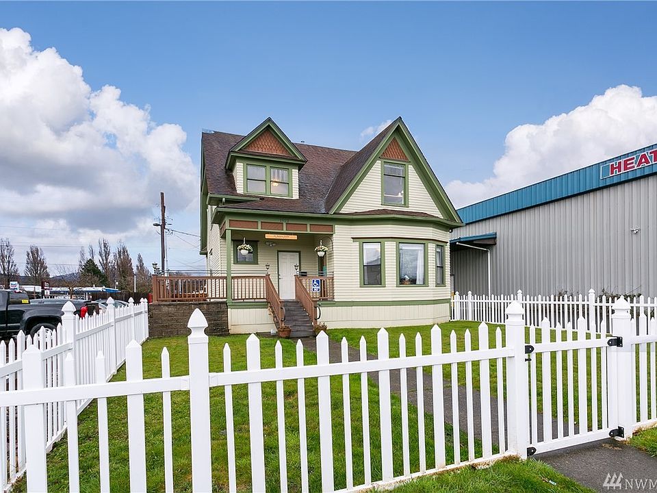 Welcome to 1922 James St, in the heart of Bellingham!