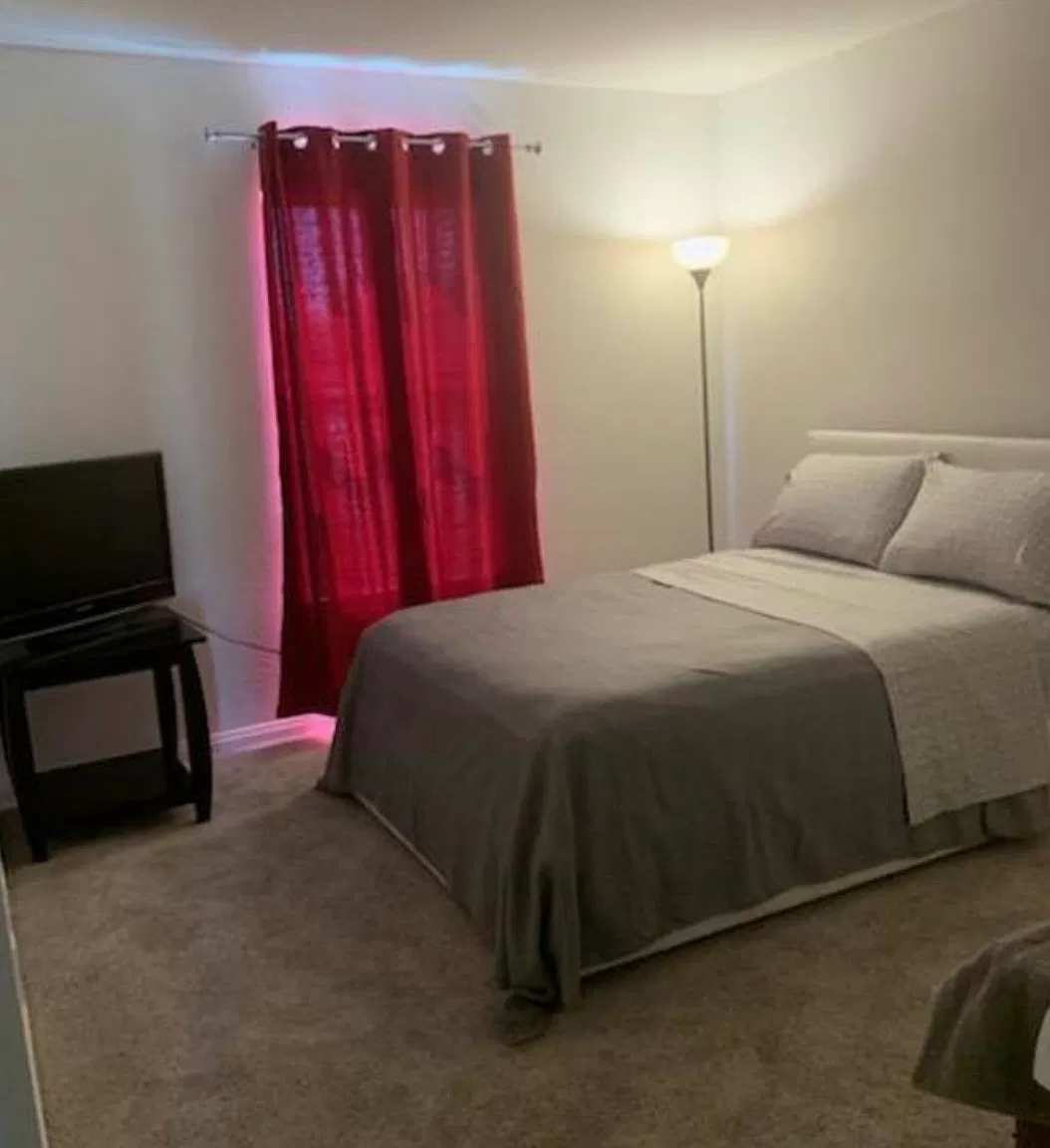 4 bed, 2400 sqft, $1,300 — Photo 1