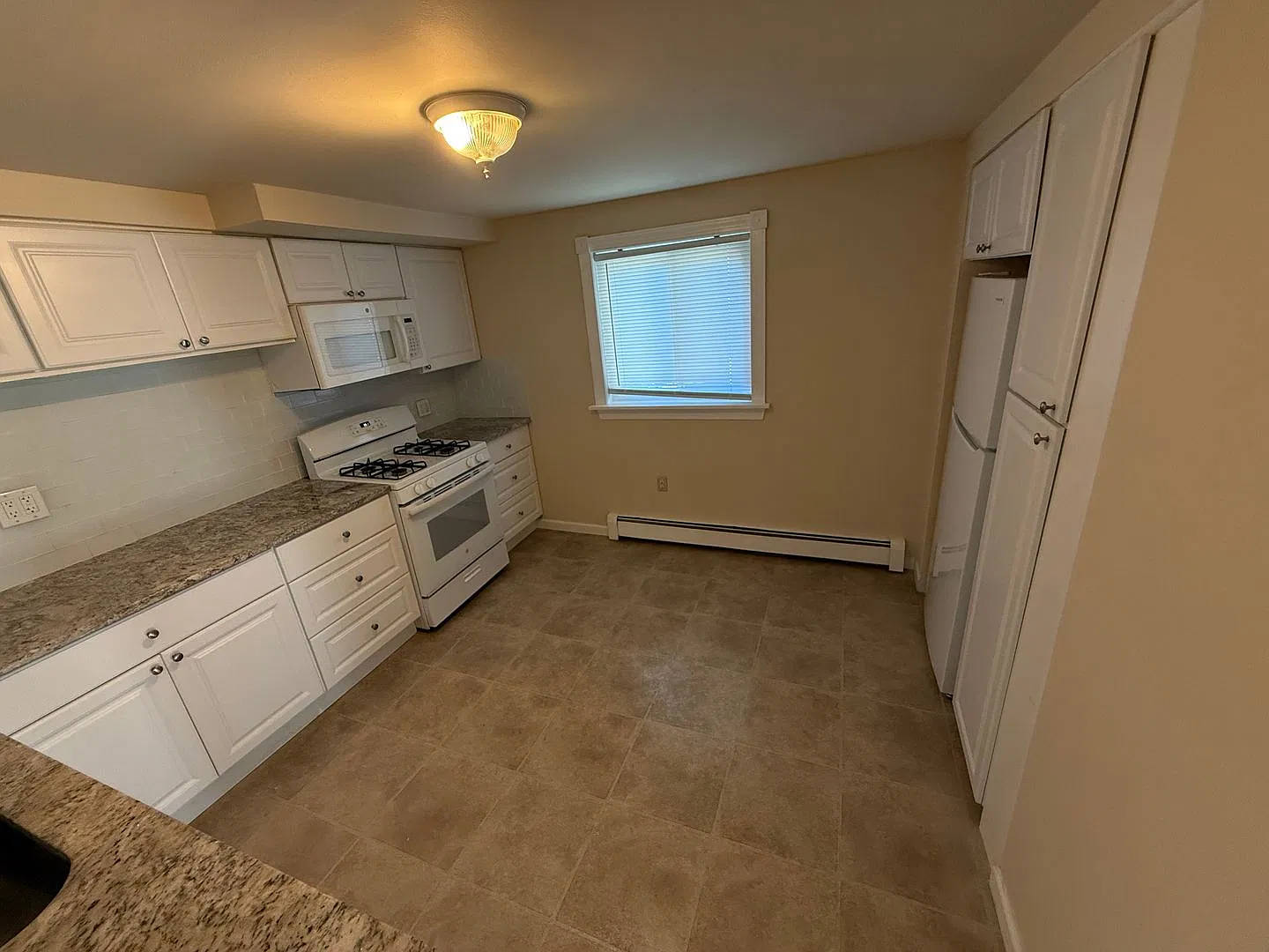 Single 4 bedroom 2 bath home in Conshohocken for $2,995/mo — Photo 4