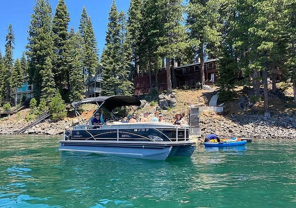 1st image of 1419 Lassen View Dr