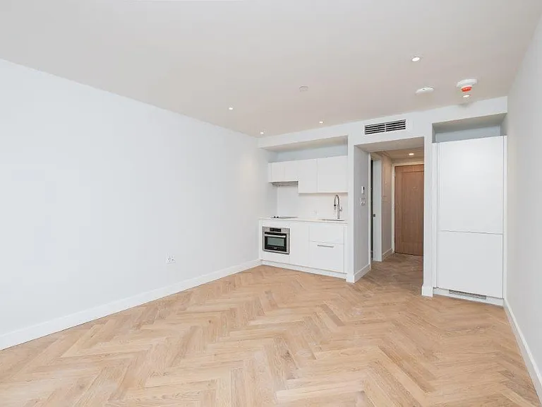 12 Commonwealth — Photo 12