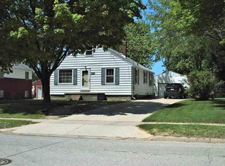 329 N Roosevelt Rd, Evansdale, IA 50707