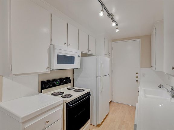 2nd image of 846 4th St APT 305
