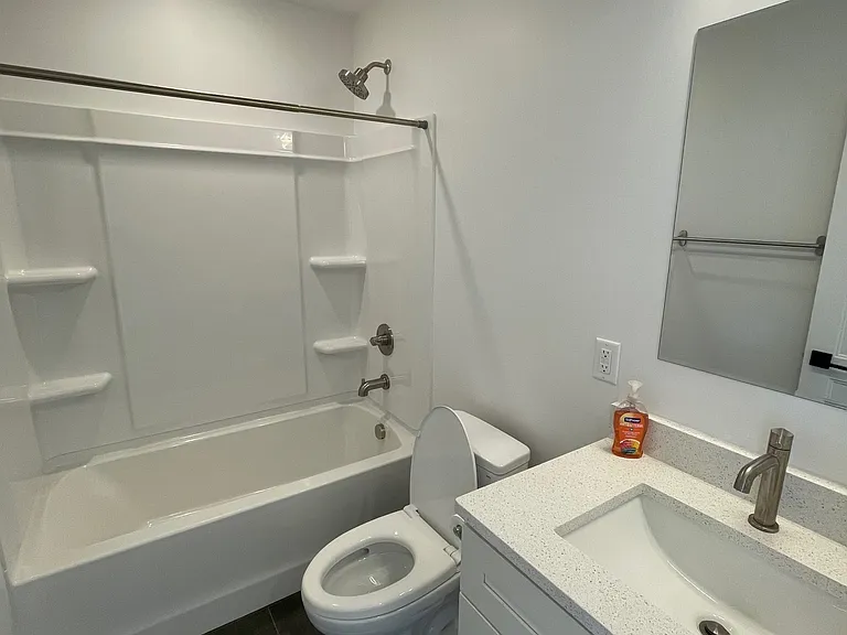 510 W Liberty St #2 — Photo 4