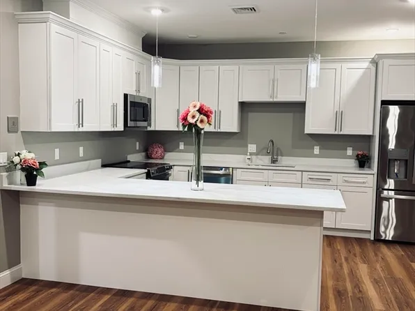 13 Nahant St #4B, Lynn, MA 01902