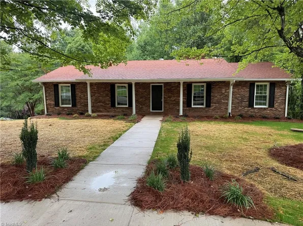 4385 Mashie Dr, Pfafftown, NC 27040