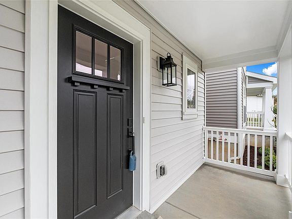 3rd image of 6931 Sutherland Ave