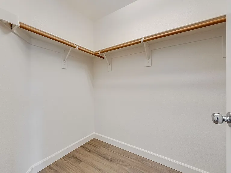 10429 Vinson Point Ave — Photo 29