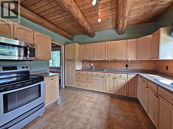 3rd image of 2303 Pinnacles Rd