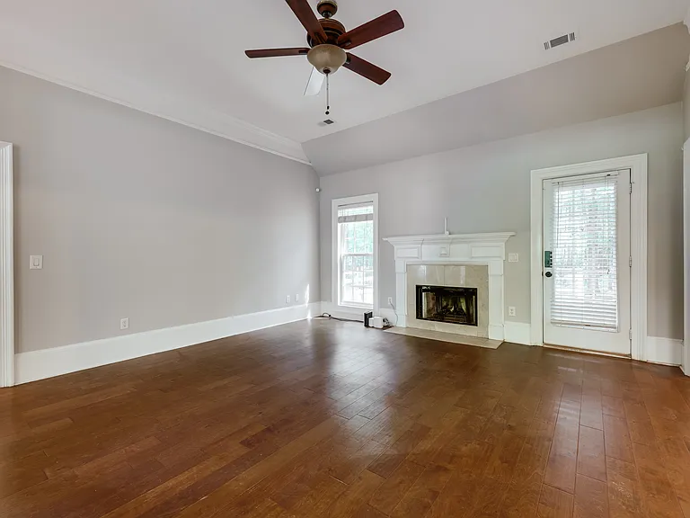 183 Oak Meadows Dr — Photo 21