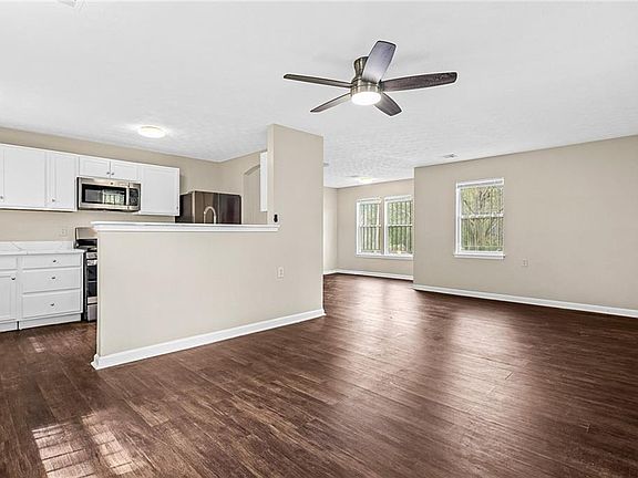 4th image of 660 Cedar Ave NW