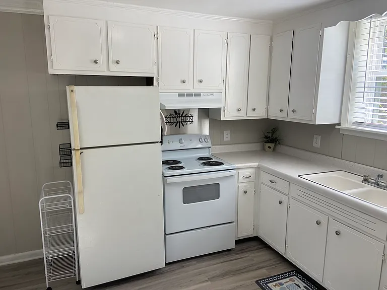 405 E Cedar St — Photo 5