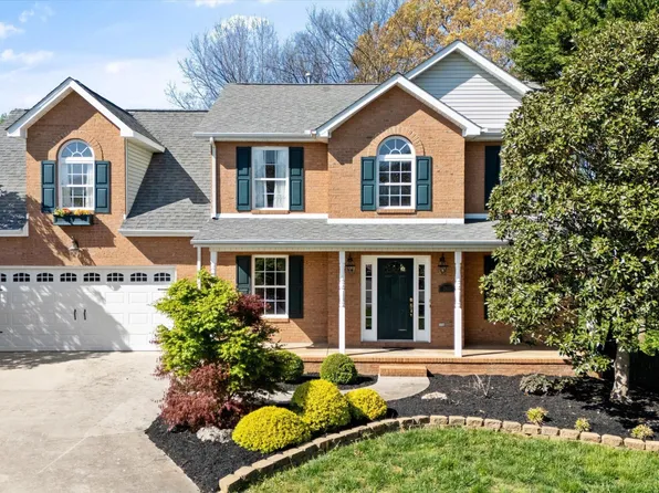 2835 Summertime Ln, Knoxville, TN 37938