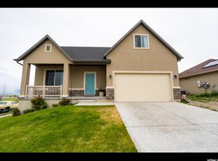 2719 E Clarkstone Dr, Eagle Mountain, UT 84005