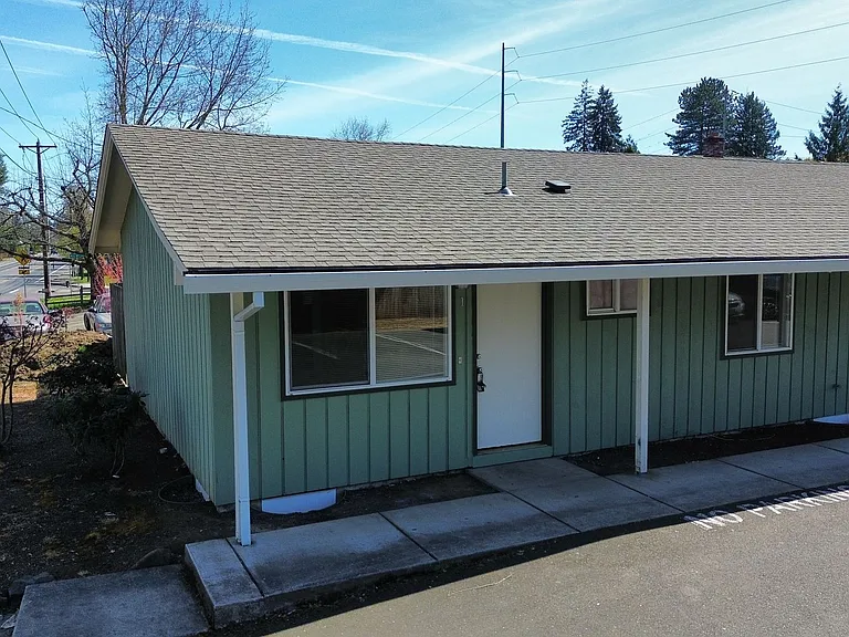 1134 E Main St #1 — Photo 2