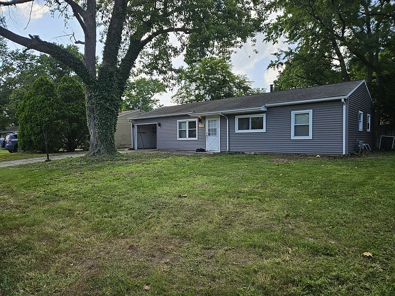 2804 Lawndale Dr — Photo 1