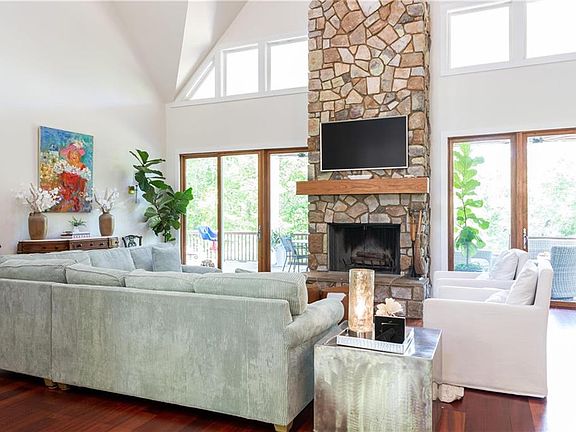 4th image of 904 Sea Cliff Dr