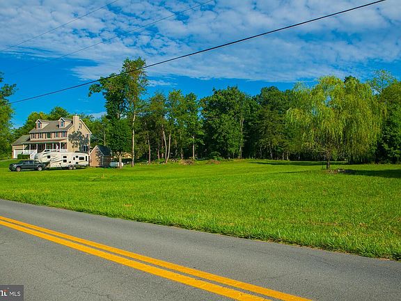 4th image of Summit Point Rd