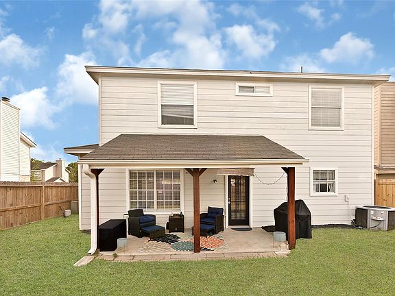 3rd image of 10100 Spring Place Dr