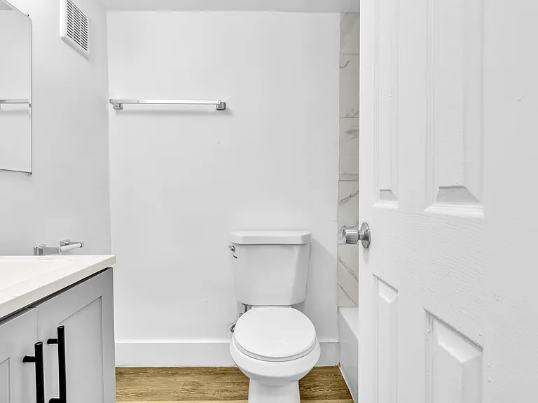 1000 NW 95th Ter #101 — Photo 5