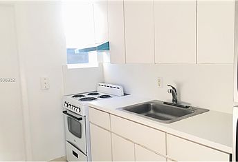 4th image of 1265 Marseille Dr #32