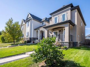 166 E Mahogany Hts SE, Calgary, AB T3M0X6