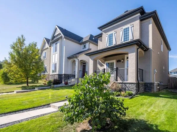 166 E Mahogany Hts SE, Calgary, AB T3M 0X6