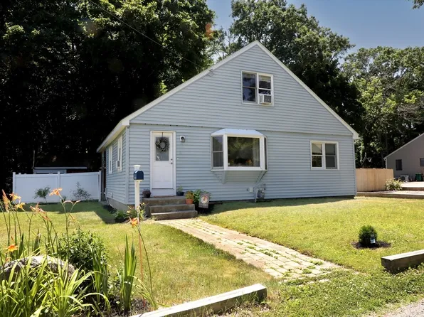 4 Judge St, North Attleboro, MA 02760