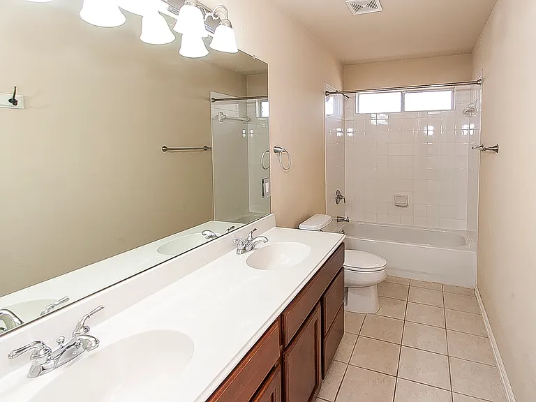 11945 Henderson Dr — Photo 15