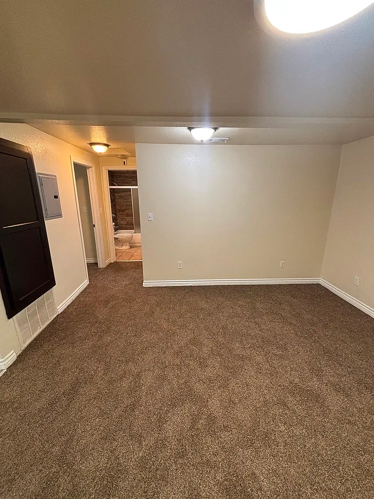 2 bed, 750 sqft, $2,900 — Photo 2