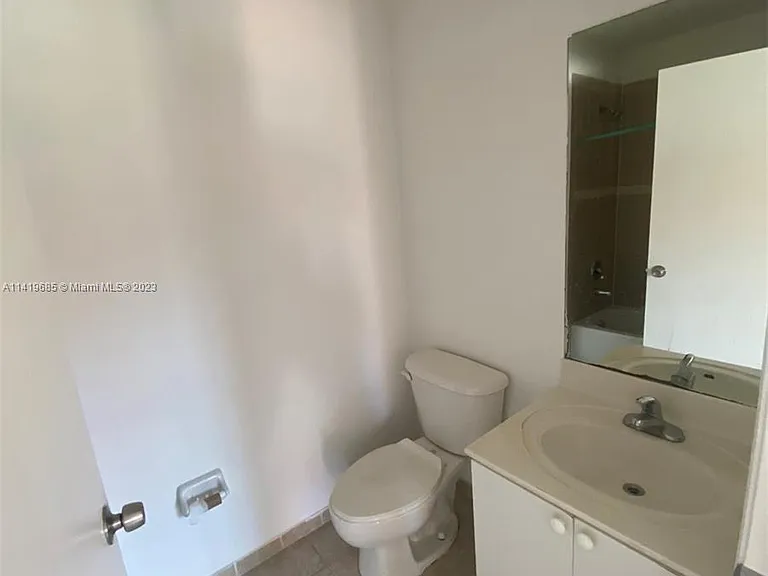 5841 SW 162nd Ct — Photo 7