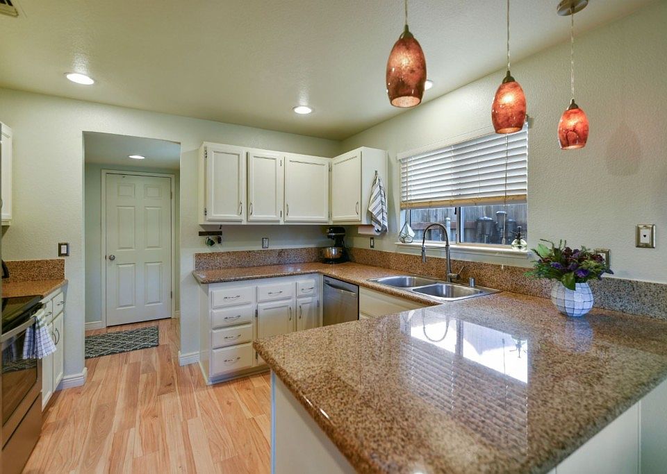 2nd image of 3114 Quad Ln