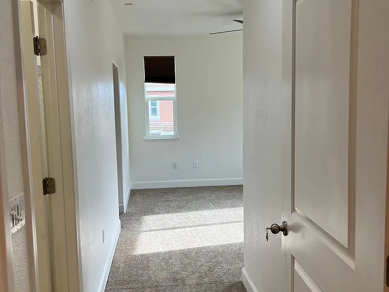 1617 Lee Way — Photo 12
