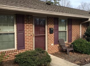 712 Oak St APT 4, Blackstone, VA