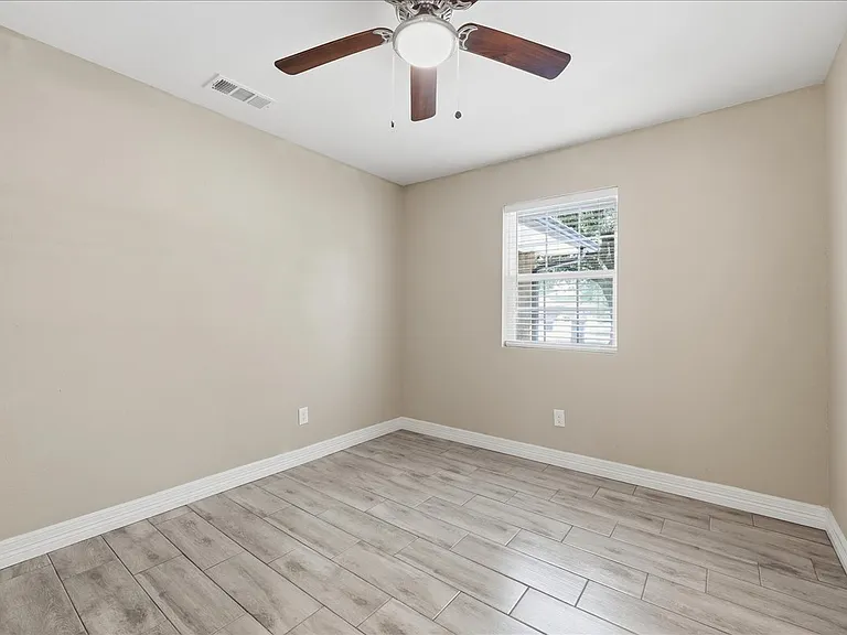 1040 Pine Cove St — Photo 11