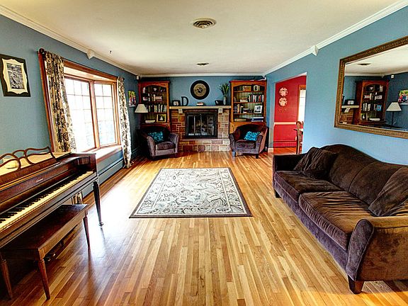 4th image of 4092 Beechwood Dr