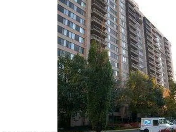3713 George Mason Dr #1605, Falls Church, VA 22041