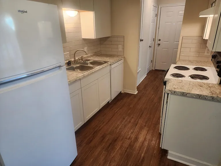 2400 Mission Hill Dr #101 — Photo 4