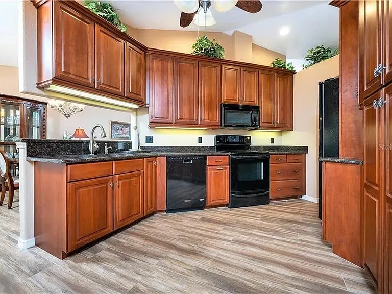 Kitchen with plenty of Storage