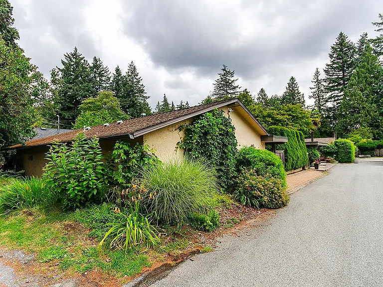 2233 Alden Ln — Photo 20