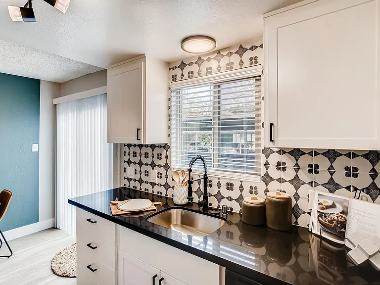 The Luxe Apartments — Photo 7