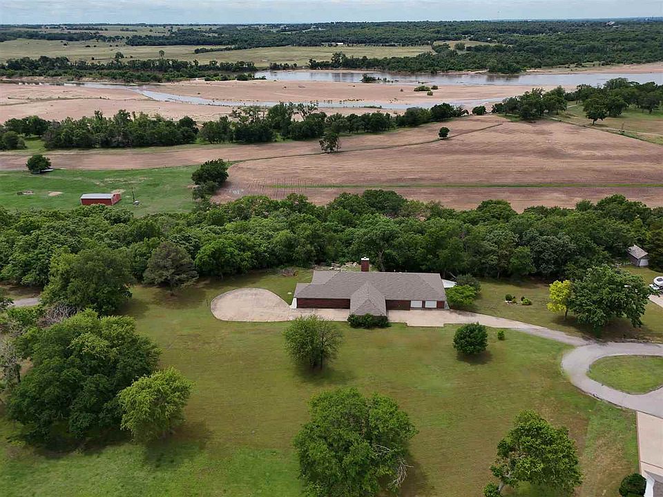 1st image of 4 Ridge Dr