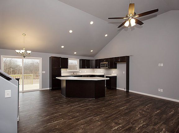3rd image of 15538 Deer Path Dr