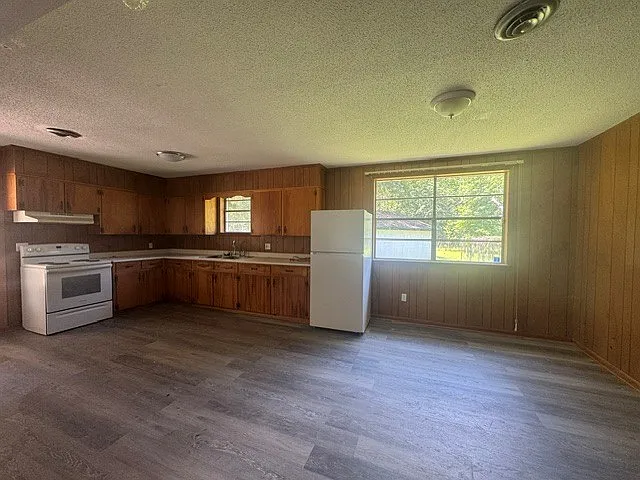 6367 New Jesup Hwy — Photo 2